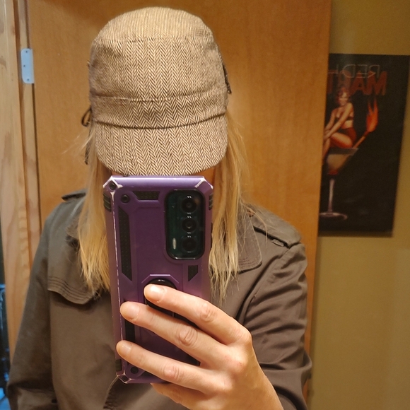 Gorgeous Brown Box Hat Perfect for Fall! - Picture 11 of 12